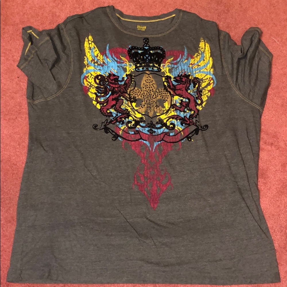 Nice design on front of shirt cremieux brand